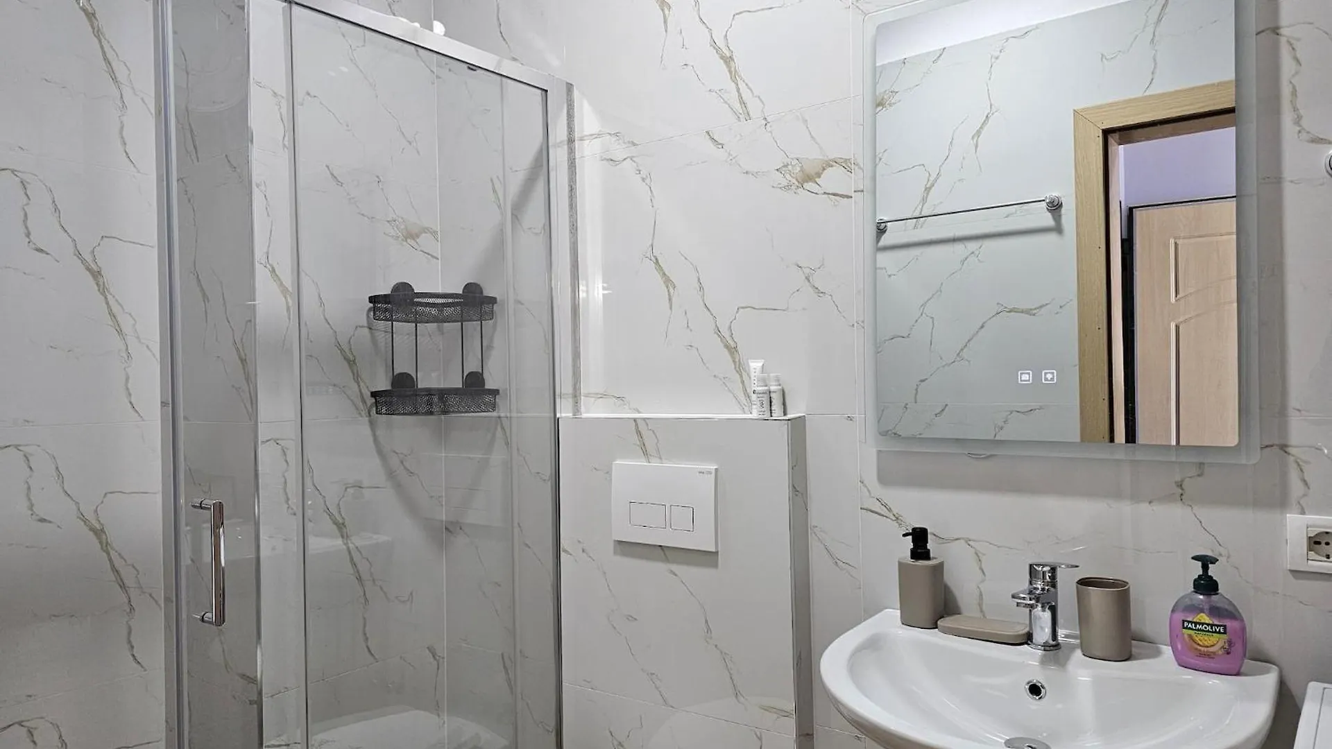 Modern Apartment For Three Guests Sarandë