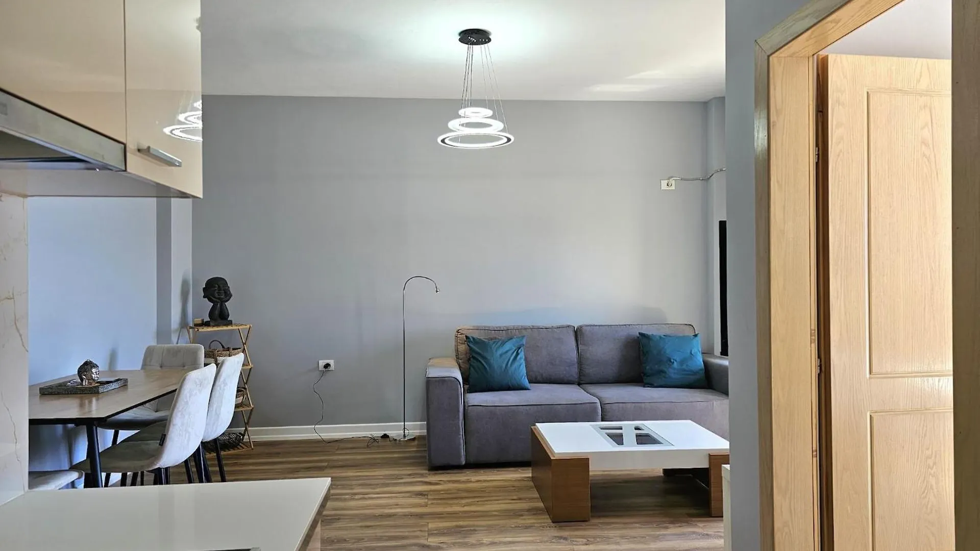 Modern Apartment For Three Guests Sarandë Albanien